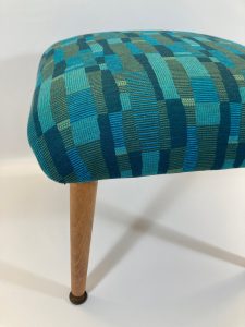 Upholster a stool - workshop
